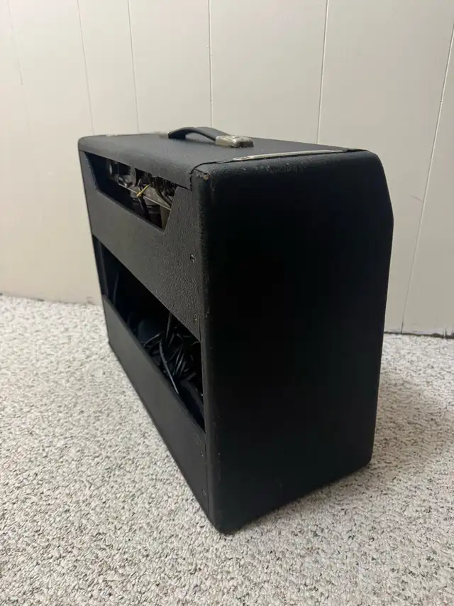 1966 fender princeton reverb in Amps & Pedals in Oshawa / Durham Region - Image 4