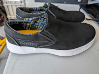 New Men's Dakota steel toe shoes 