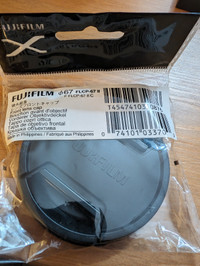 Fujifilm accessories : cap, charger 