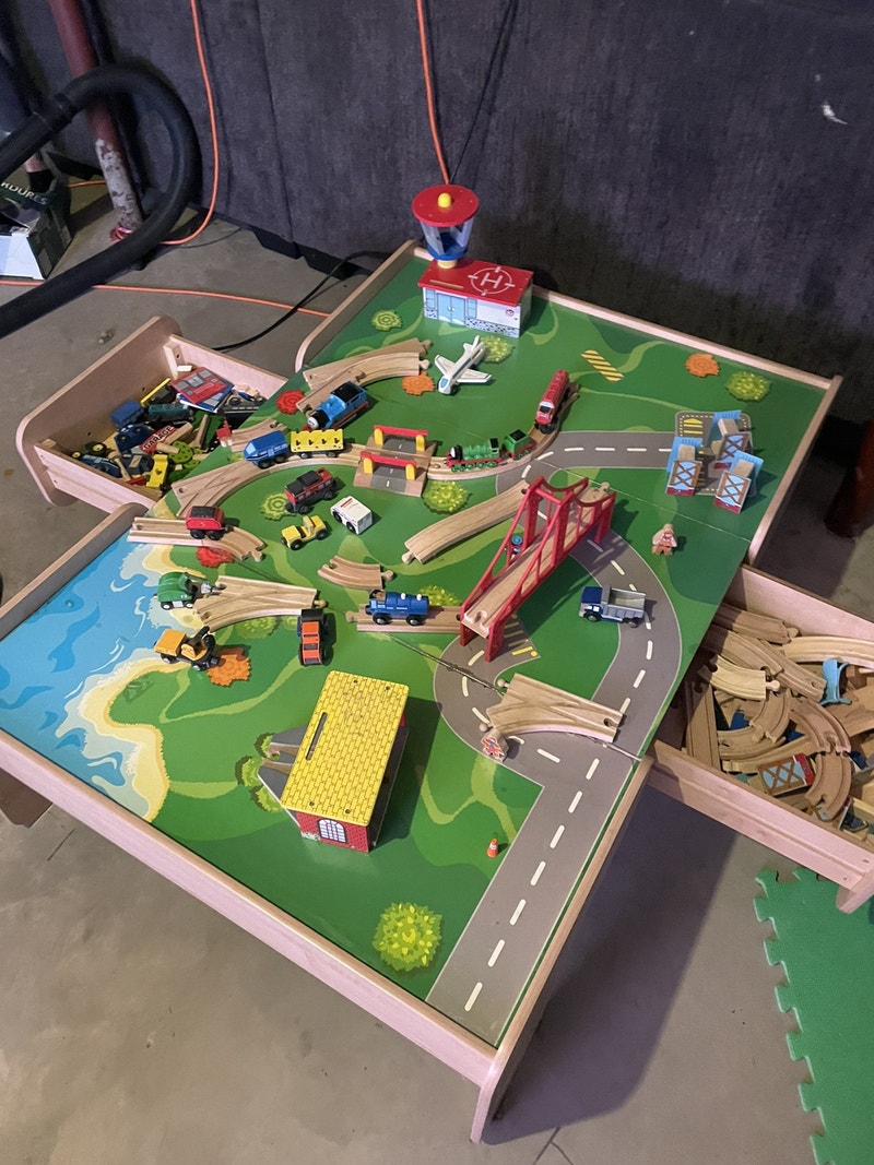 Thomas the Tank Engine train and airport/plane set Toys & Games