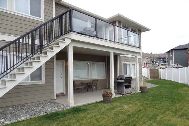 Spacious 2 bdrm daylight walkout suite w/view & parking in Batch in Long Term Rentals in Kamloops