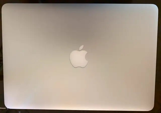 Laptop: Apple MacBook Air 6.262864362006530122