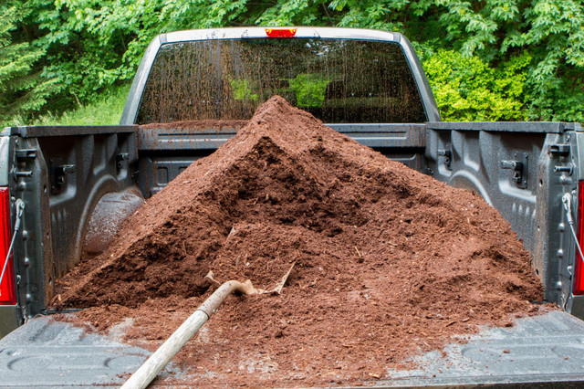TOP SOIL   TRIPLE MIX   COMPOST   SMALL LOAD  DELIVERY in Plants, Fertilizer & Soil in City of Toronto - Image 4