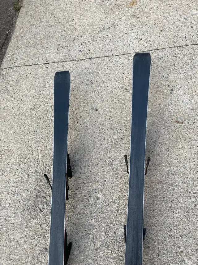 Rossignol Cut 10.4 Skis with Salomon Bindings in Ski in Markham / York Region - Image 6
