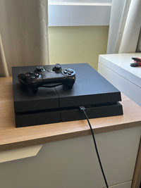 PS4 in excellent condition for sale