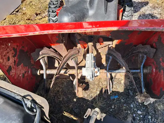 Toro Snowblower in Snowblowers in Barrie - Image 8