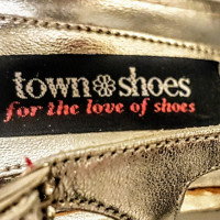 Town Shoes, Size 9, Ladies