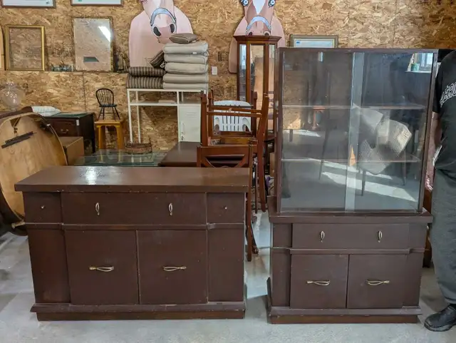 Small hutch and matching buffet in Hutches & Display Cabinets in Peterborough - Image 4