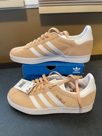 New Women's Size 7.5 Adidas Gazelle W, View more