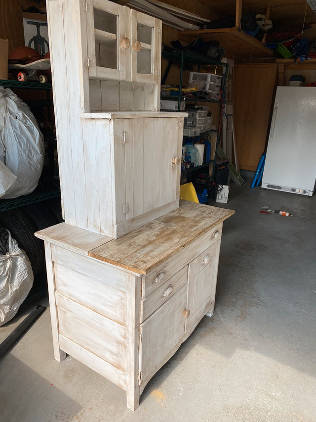 Old Farmhouse Bakers with Hutch Hutches & Display