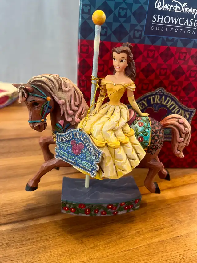 Jim Shore Disney tradition carousel princess in Arts & Collectibles in Laurentides - Image 6