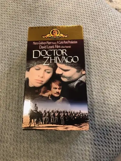 Film VHS Doctor Zhivago en anglais. Excellent condition. Vous pouvez me rejoindre au 514-571-1698 +...
