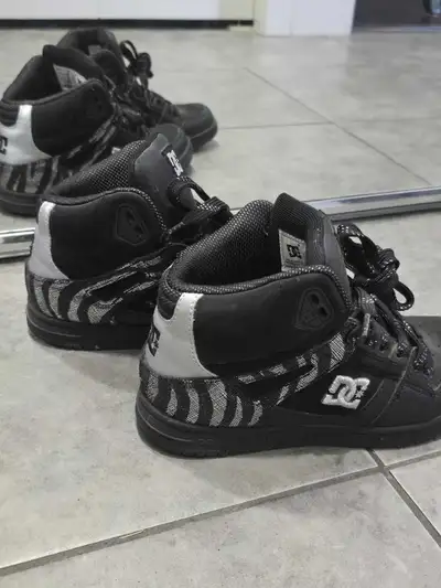 DC shoes, View more