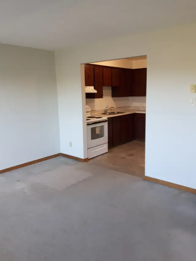 Two Bedroom Apartment for Rent in Long Term Rentals in City of Toronto - Image 3