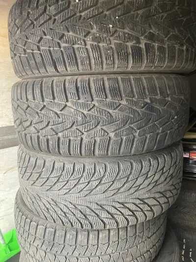2 x pneus Nokian seulement pour 150$ 514 983-1441