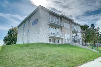 3 chambres, juillet, étage du haut, près du Casino