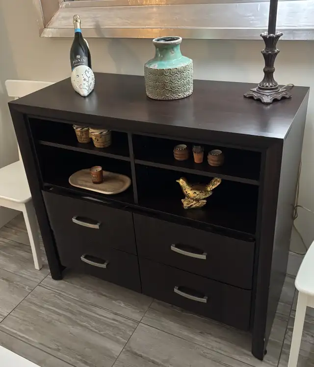 console table, tv/ hutch cabinet in Multi-item in City of Halifax - Image 3