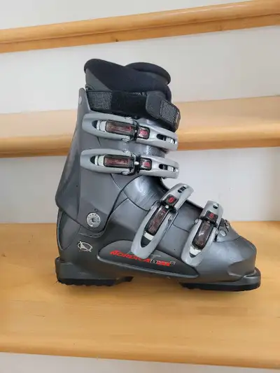 Like New Nordica Ski Boots 24.5 (Men's 6 / Women's 7), View more