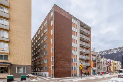 JULY/AUGUST lease transfer for a studio Downtown
