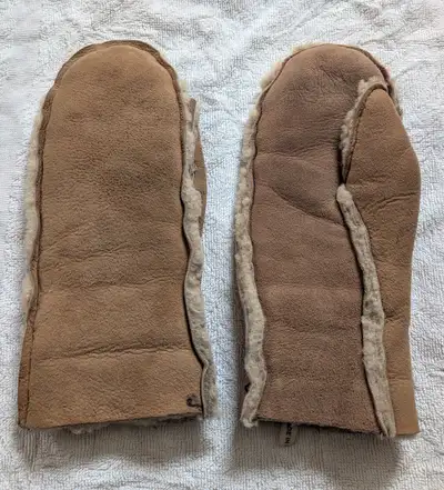 Fur mittens made in Canada, View more