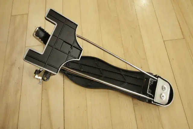 Ludwig 400 Single Bass Drum Pedal in Drums & Percussion in Ottawa - Image 4
