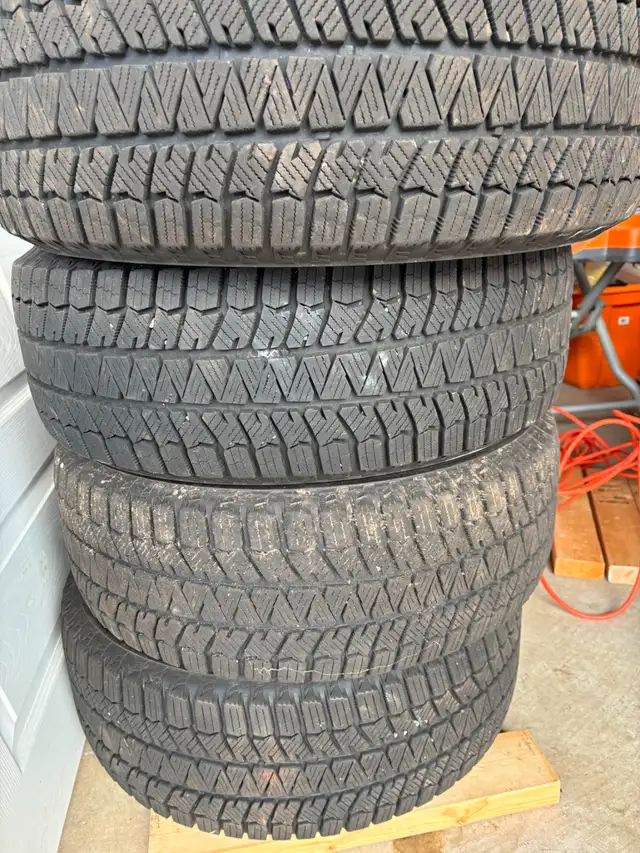Four Bridgestone Blizzak winter tires in Tires & Rims in Oshawa / Durham Region - Image 7