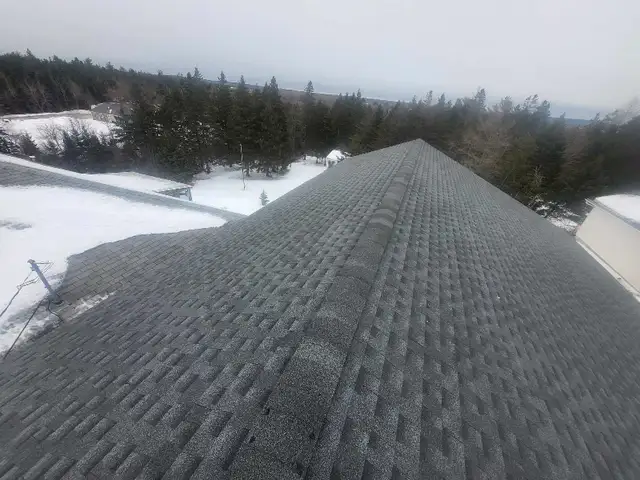 Professional, insured roofing services62863712762754124