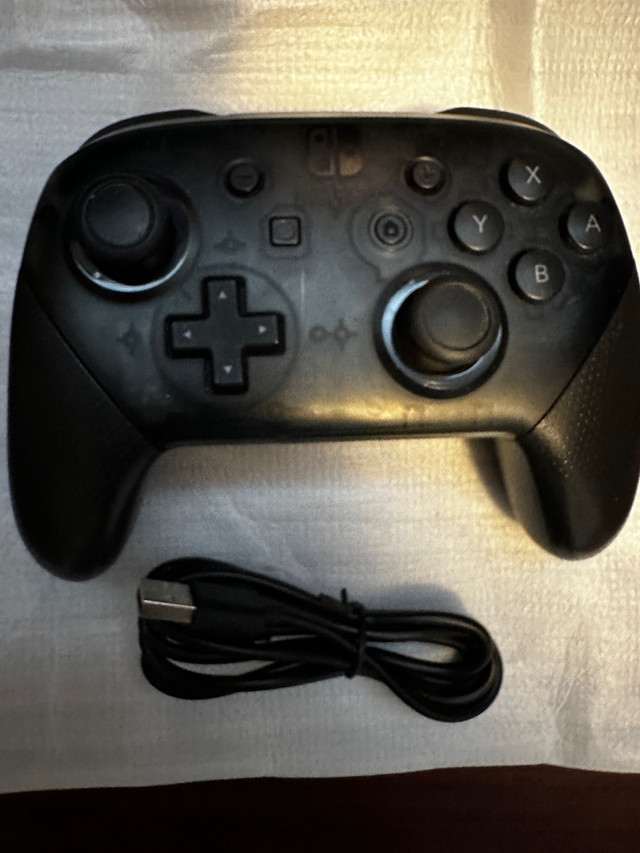 Nintendo switch pro controller  in Nintendo Switch in City of Halifax