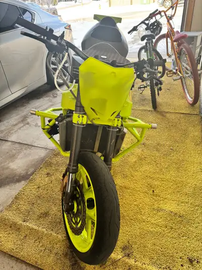 Come with 4 extra used tires And a rim Selling (Need money to travel )