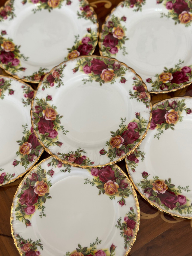 $15 each bread plate MADE IN ENGLAND Old Country Roses Royal Alb in Kitchen & Dining Wares in City of Toronto - Image 3