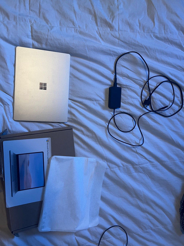 Microsoft Surface Laptop Go in Laptops in Whitehorse - Image 3
