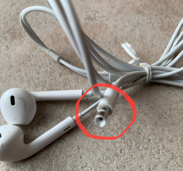 In-ear headphones - connector tip broken off in Free Stuff in Oakville / Halton Region - Image 2