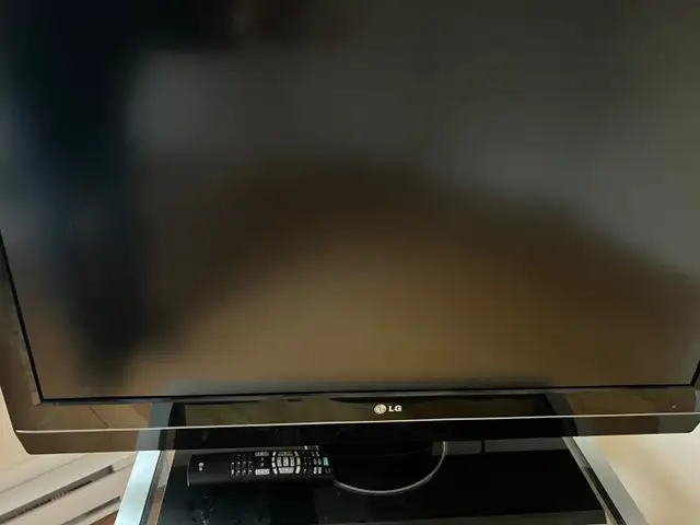 Television in TVs in City of Montréal - Image 2