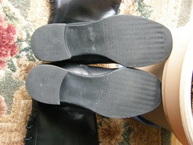 Timberland boots M6, W8.5, M6.5 in Kids & Youth in Markham / York Region - Image 9