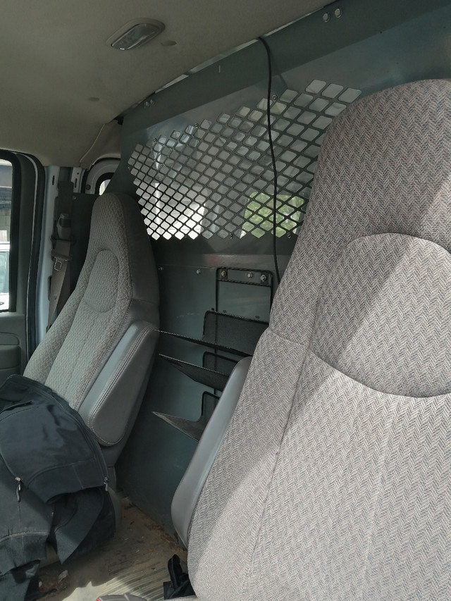 2007 Chevrolet Express 1500 Cargo Van 4.3Liter V6 in Cars & Trucks in City of Toronto - Image 4