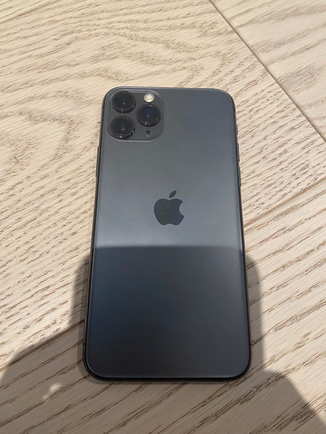 iPhone 11 Pro 256 GB grey Unlocked no scratches  in Cell Phones in Downtown-West End