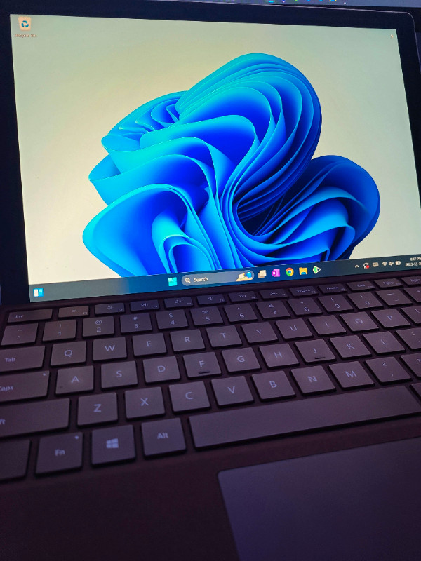 Microsoft Surface Pro 6 *STILL AVAILABLE* in iPads & Tablets in Winnipeg - Image 3