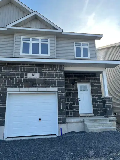 3 Bedroom 2.5 Bath *new* Home available for Rent
