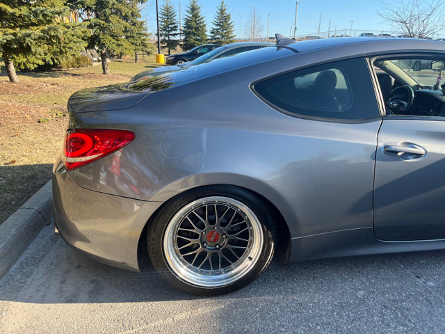 Génesis coupe  in Cars & Trucks in Oshawa / Durham Region - Image 4