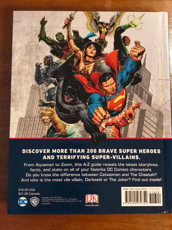 DC COMICS - ULTIMATE CHARACTER GUIDE NEW EDITION - HC dans Bandes dessinées  à Ville de Montréal - Image 2