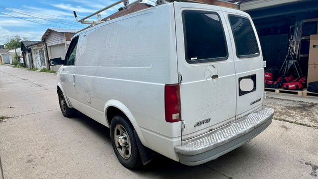 2004 Chevy Astro Cargo w/shelving in Cars & Trucks in City of Toronto - Image 4
