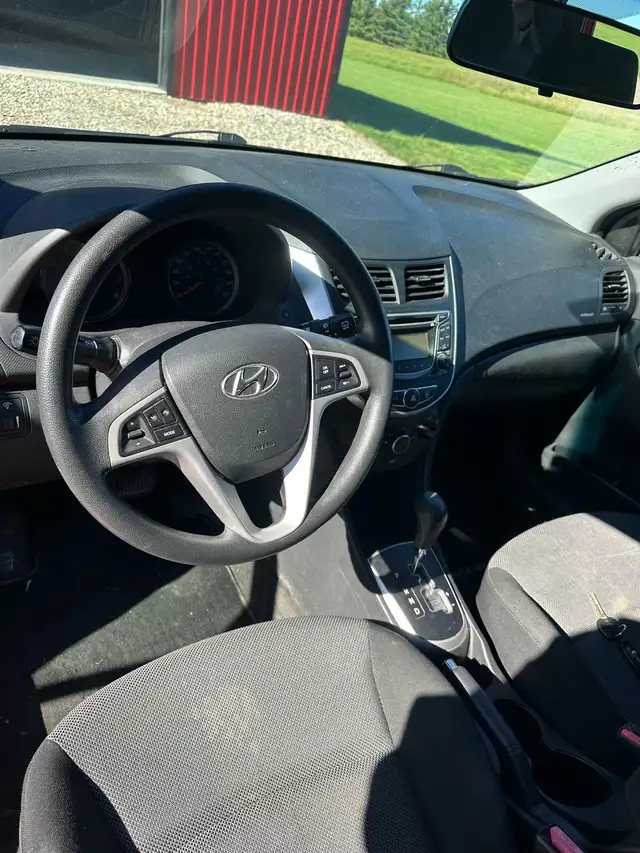 2012 Hyundai Accent 596423486231685128