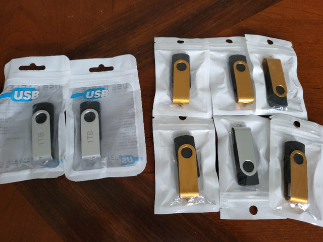 USB Flash Drives, Memory Sticks, Micro SD Cards For Sale dans Cartes-mémoires et clés USB  à London - Image 3