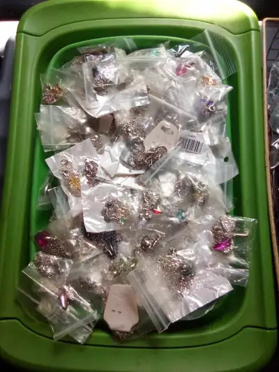 DOWNSIZING JEWELRY BUSINESS!! 500/1000 PCS JEWELRY LOT FOR SALE, View more