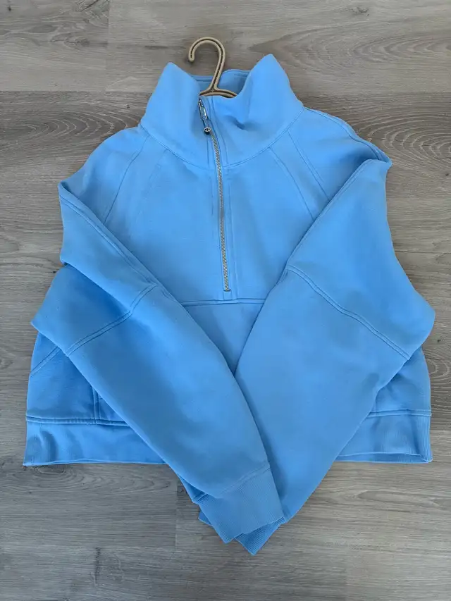 Lululemon Scuba funnel-neck half zip Size L/XL in Women's - Tops & Outerwear in Winnipeg - Image 2
