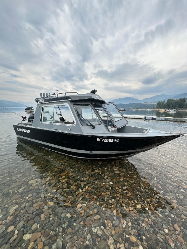 2019 2025 kingfisher Powerboats & Motorboats Kamloops Kijiji