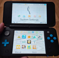 Nintendo 3DS with 2 games 