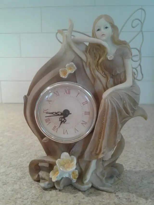 Table clock with fairy in Home Décor & Accents in Ottawa - Image 2