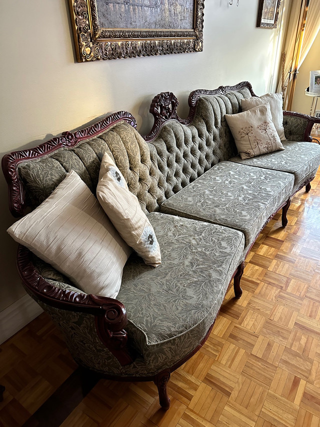  vintage sofa set and tables  make your offer  dans Sofas et futons  à Ville de Montréal - Image 2