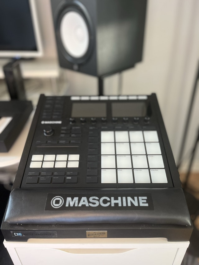 Maschine Mk3 Custom Stand (Riser) Équipement pour DJ et sonorisation